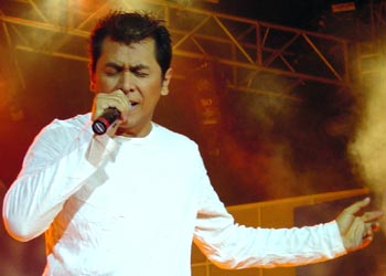 �A���o���E�g���X